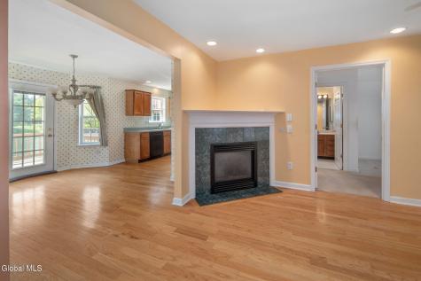 95 Morning Glory Way Schenectady NY 12306