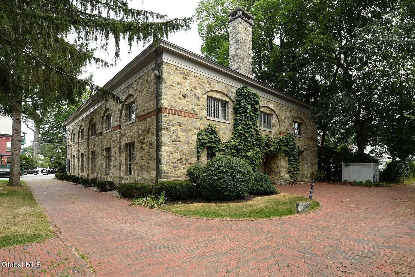 14 Talford Place Saratoga Springs NY 12866