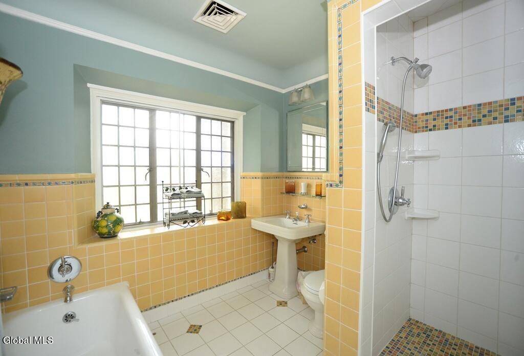 14 Talford Place Saratoga Springs NY 12866