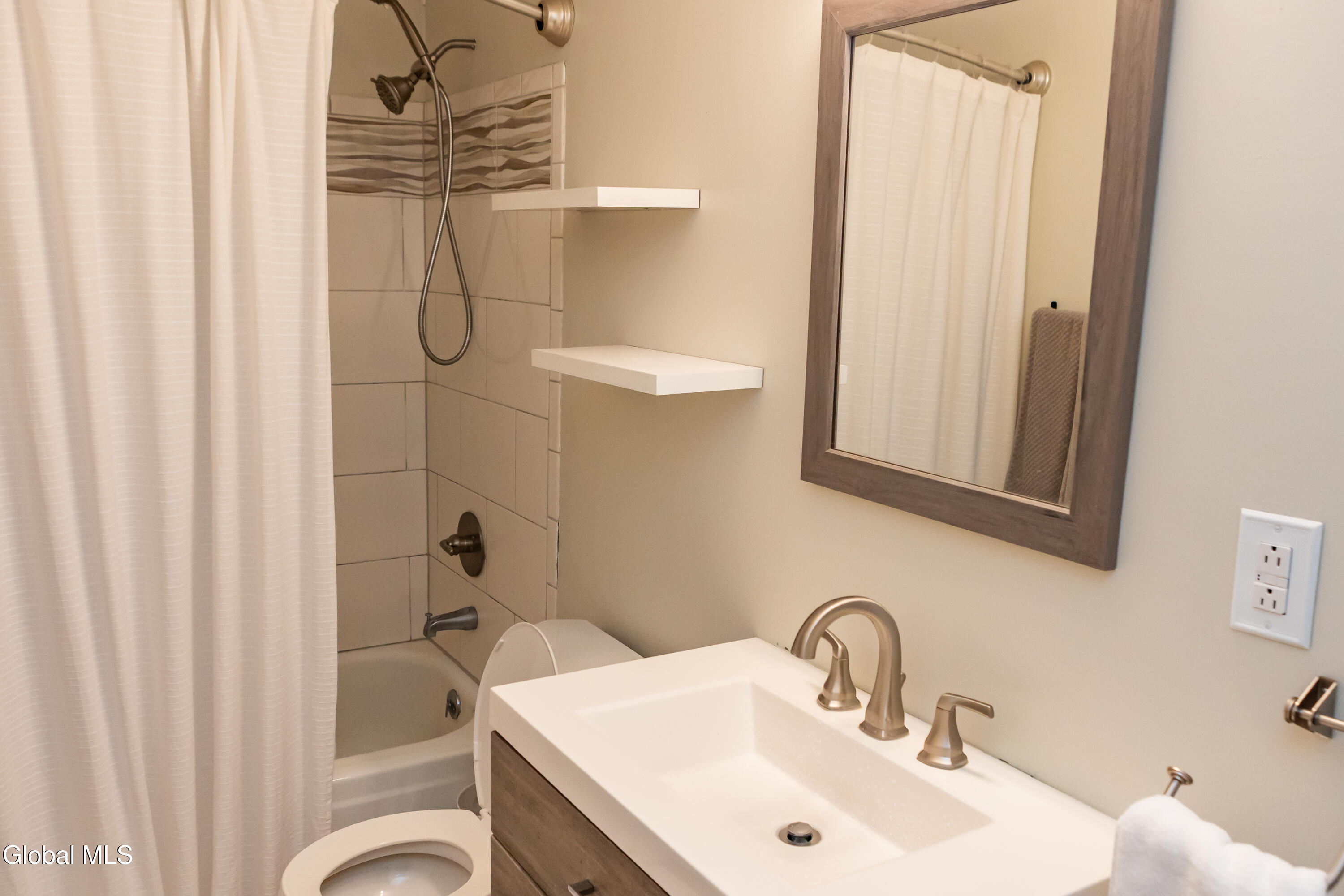 356 N Village Boulevard Baldwinsville NY 13027