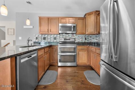 4102 Brunswick Meadows Way Troy NY 12182