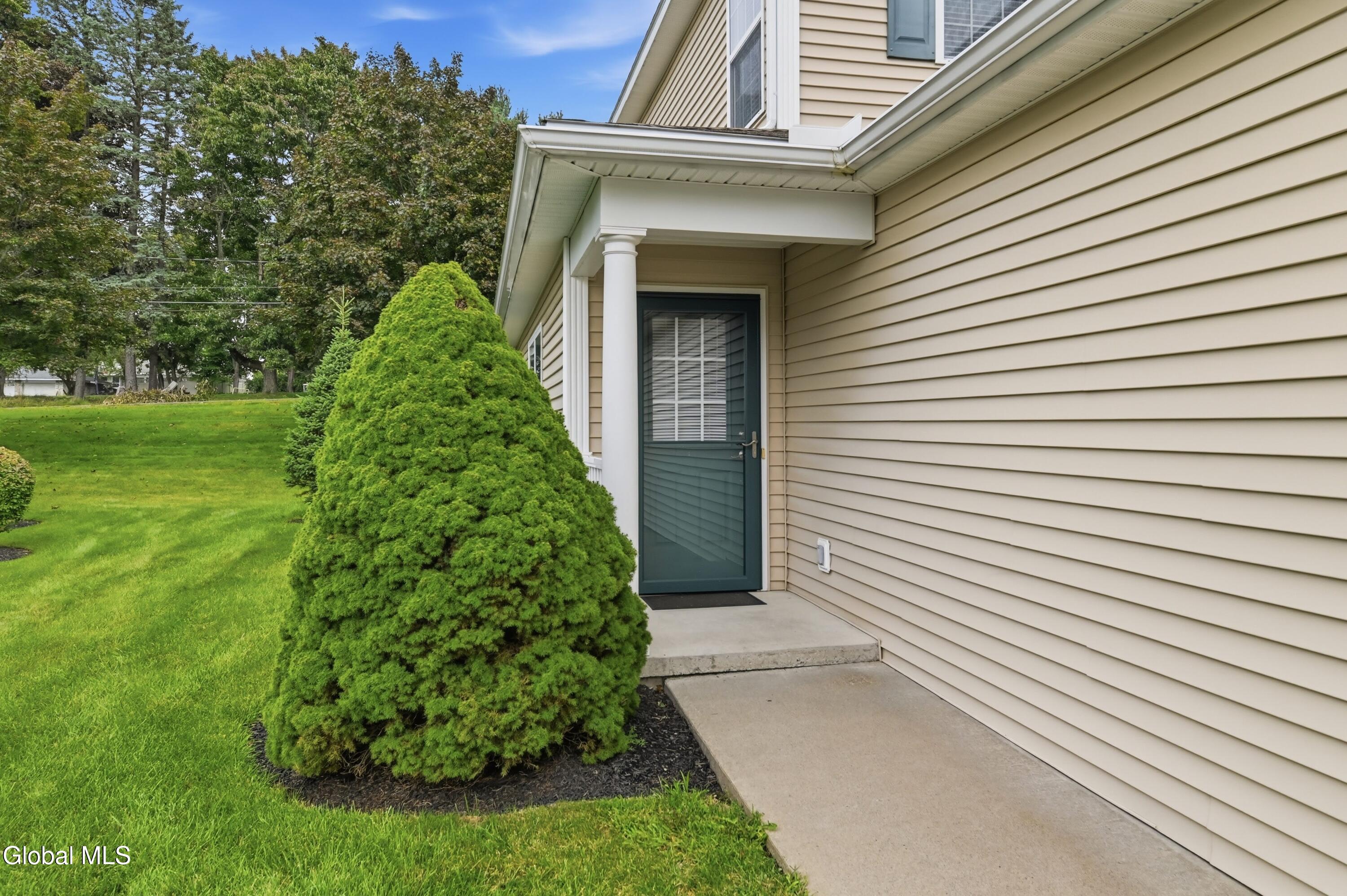 301 Royale Court Troy NY 12180