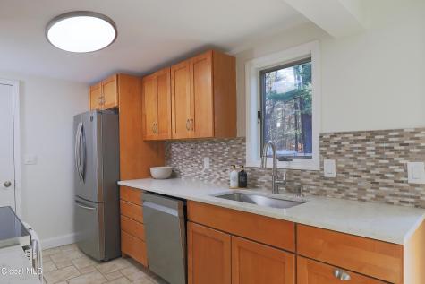 198 Thimbleberry Road Malta NY 12020