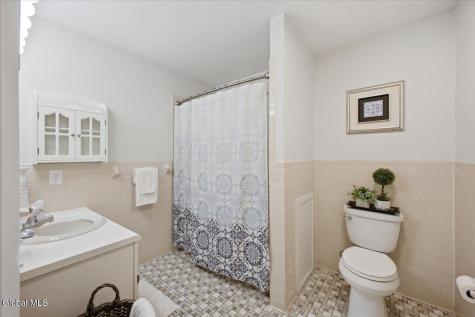 2C Deer Creek Clifton Park NY 12065