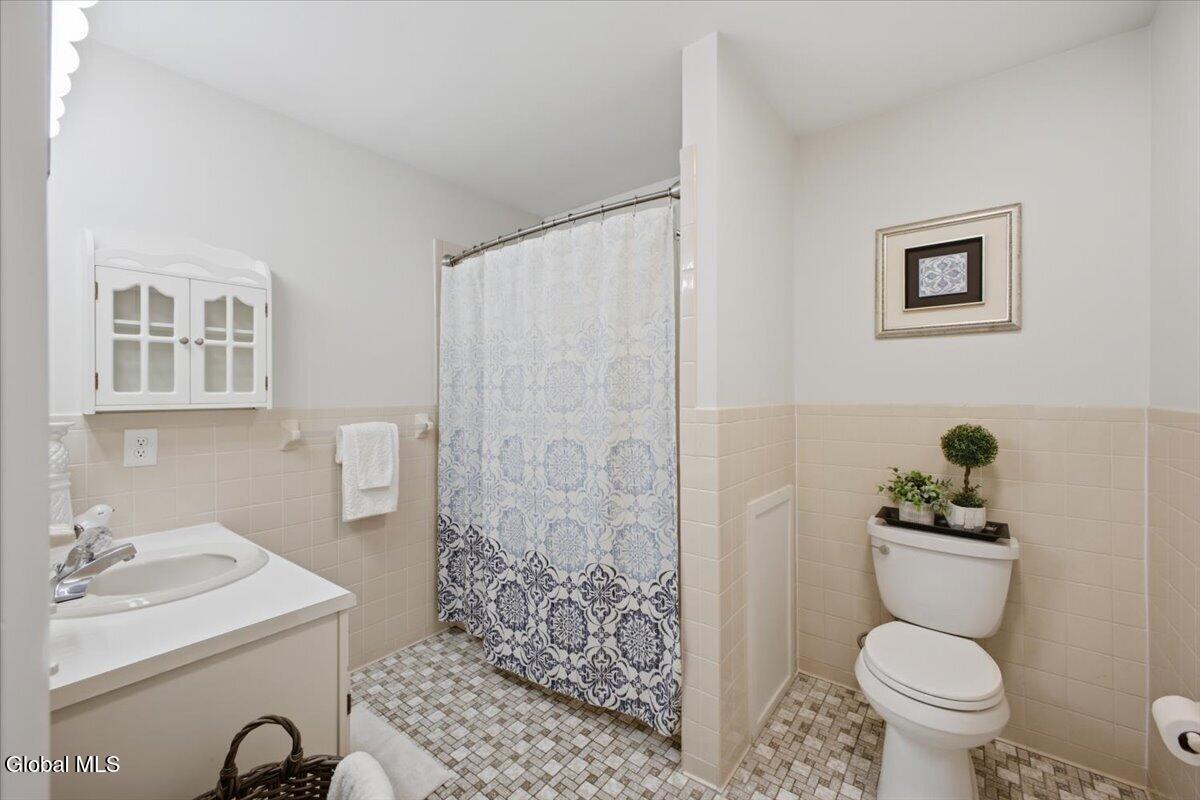 2C Deer Creek Clifton Park NY 12065