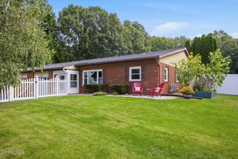 2C Deer Creek Clifton Park NY 12065