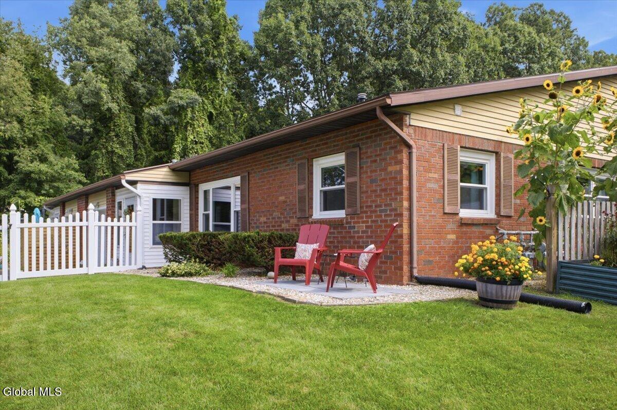 2C Deer Creek Clifton Park NY 12065