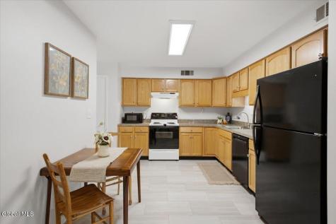 2C Deer Creek Clifton Park NY 12065