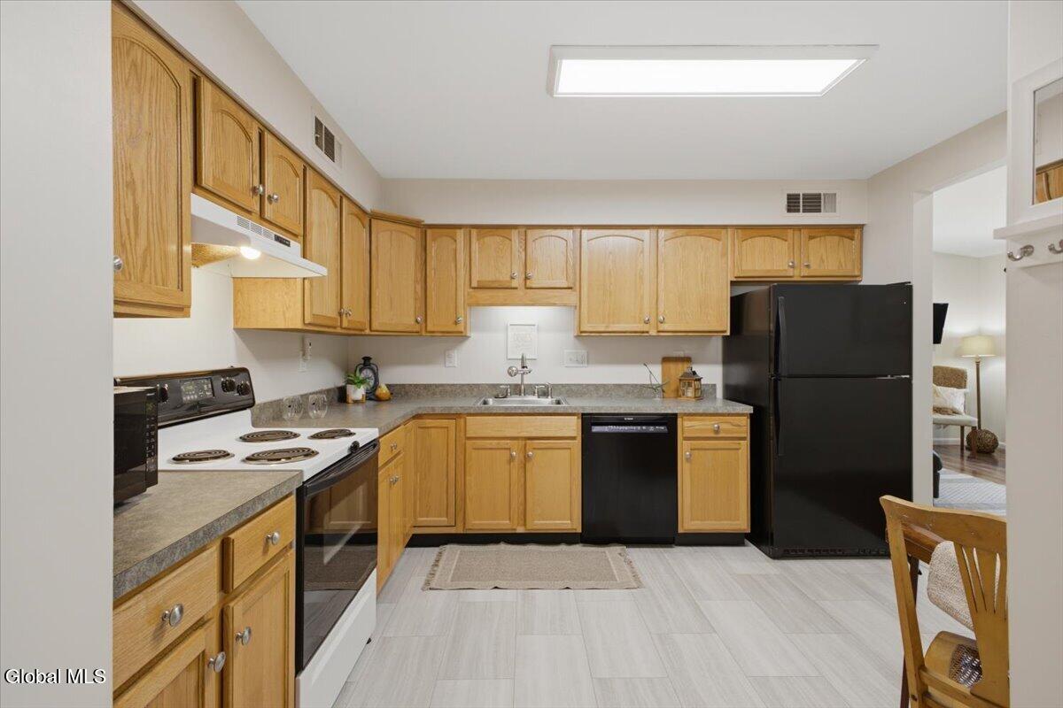 2C Deer Creek Clifton Park NY 12065