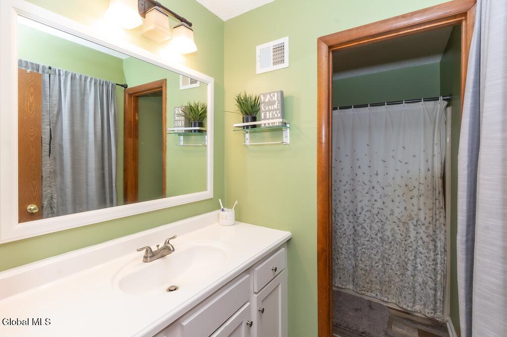 24 Brenden Court Clifton Park NY 12065