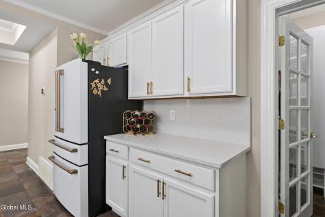 802 Vly Pointe Drive Niskayuna NY 12309
