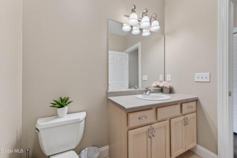 802 Vly Pointe Drive Niskayuna NY 12309