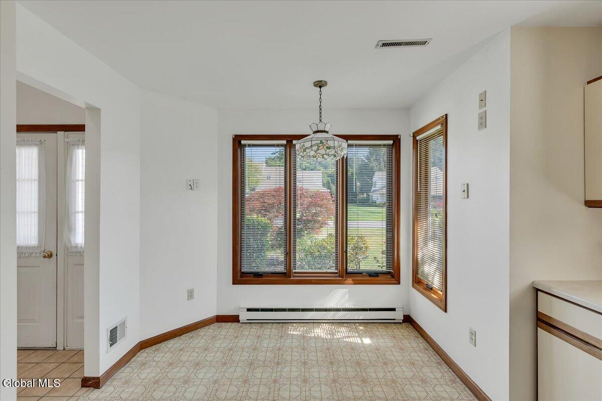 8 Rusfield Drive Glenmont NY 12077