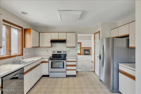 8 Rusfield Drive Glenmont NY 12077