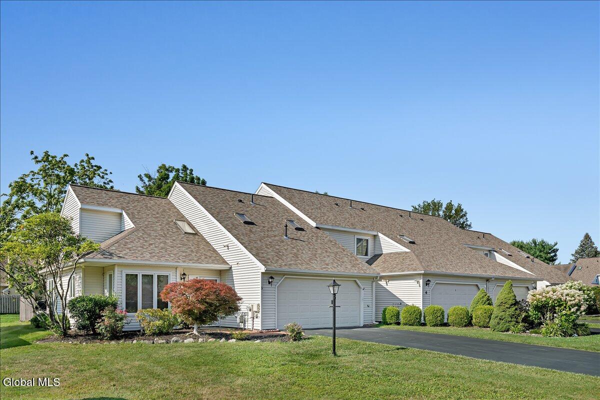 8 Rusfield Drive Glenmont NY 12077