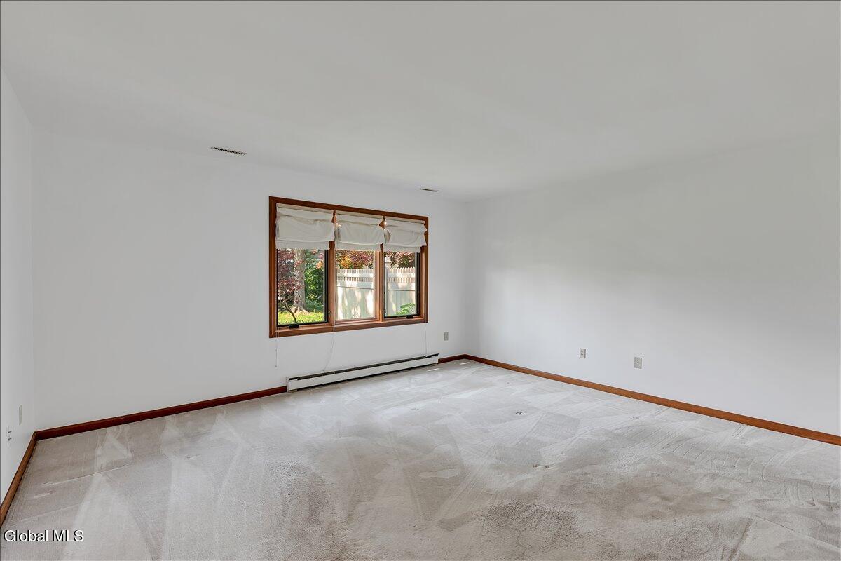 8 Rusfield Drive Glenmont NY 12077