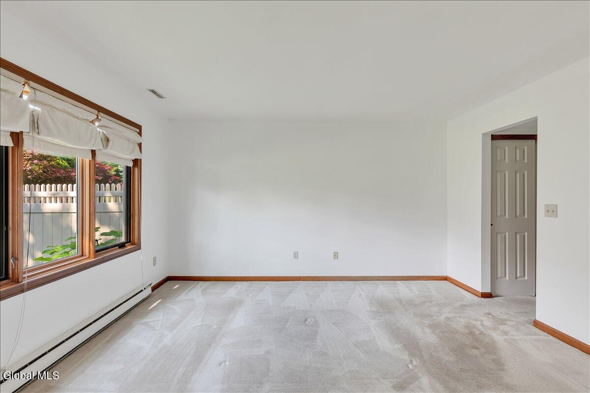 8 Rusfield Drive Glenmont NY 12077
