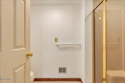 8 Rusfield Drive Glenmont NY 12077