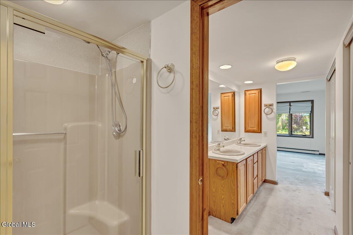 8 Rusfield Drive Glenmont NY 12077