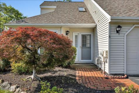 8 Rusfield Drive Glenmont NY 12077