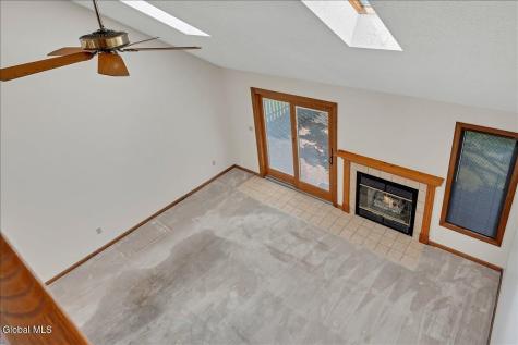 8 Rusfield Drive Glenmont NY 12077