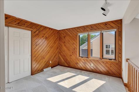 8 Rusfield Drive Glenmont NY 12077