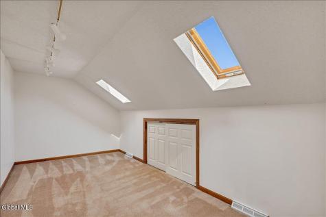 8 Rusfield Drive Glenmont NY 12077