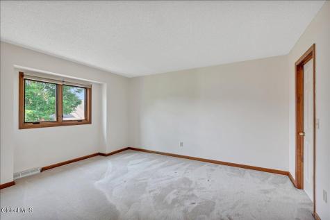8 Rusfield Drive Glenmont NY 12077