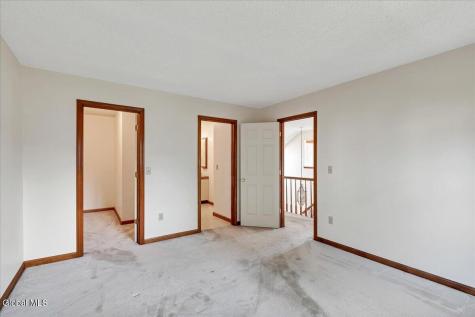 8 Rusfield Drive Glenmont NY 12077