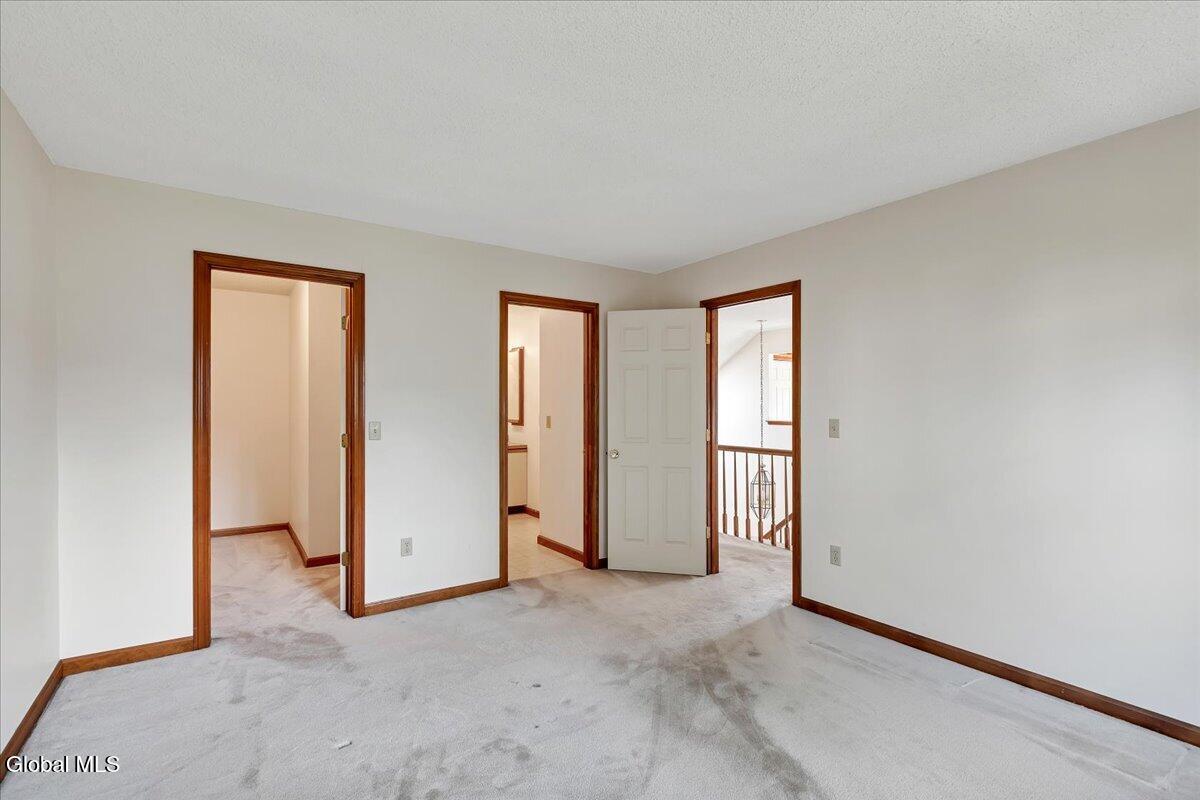 8 Rusfield Drive Glenmont NY 12077