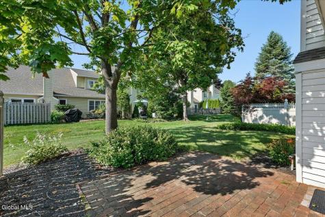 8 Rusfield Drive Glenmont NY 12077