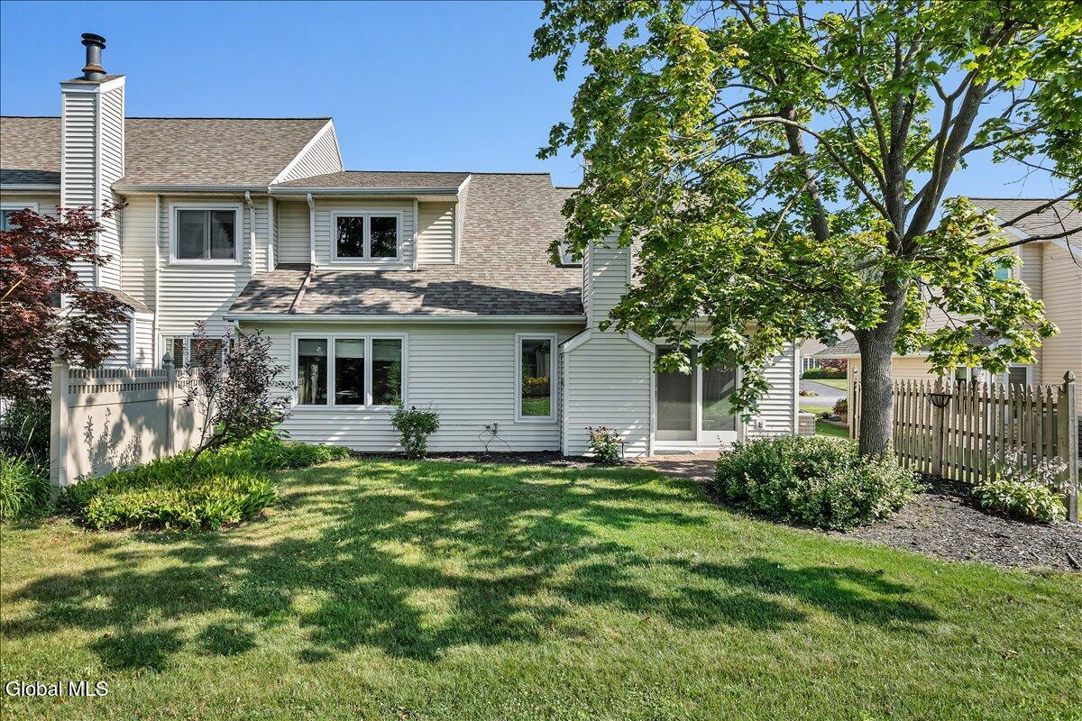 8 Rusfield Drive Glenmont NY 12077