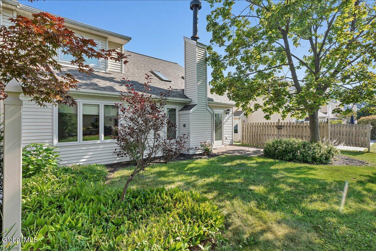 8 Rusfield Drive Glenmont NY 12077