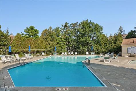 8 Rusfield Drive Glenmont NY 12077