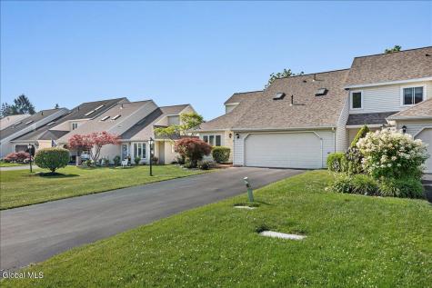 8 Rusfield Drive Glenmont NY 12077