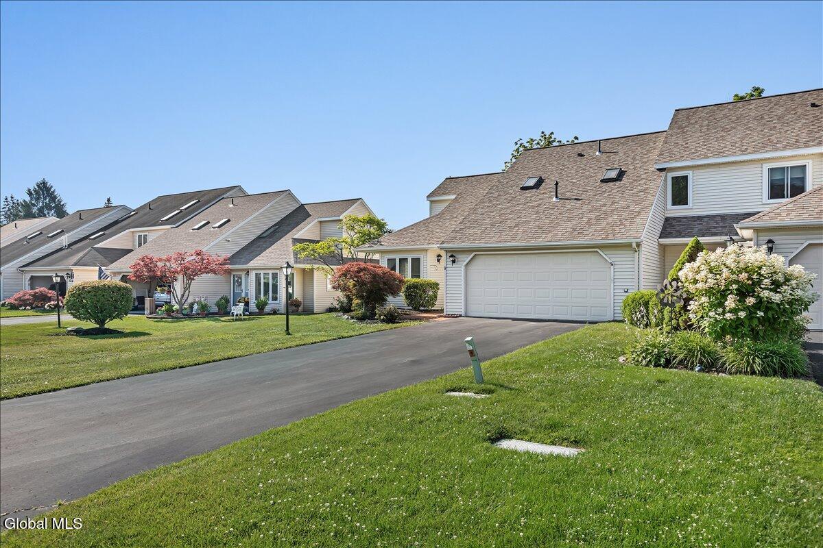 8 Rusfield Drive Glenmont NY 12077