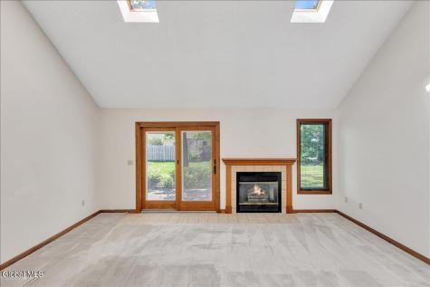 8 Rusfield Drive Glenmont NY 12077