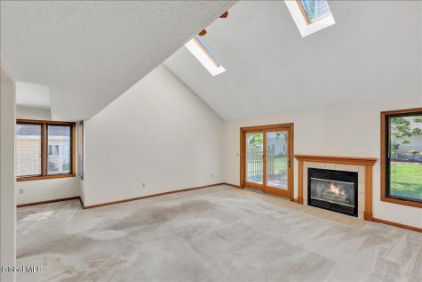 8 Rusfield Drive Glenmont NY 12077