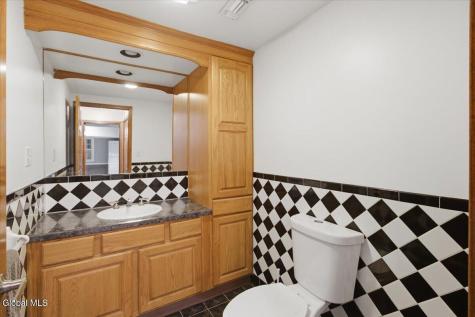 8 Green Meadow Drive Clifton Park NY 12065