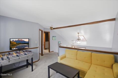 8 Green Meadow Drive Clifton Park NY 12065