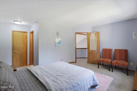 8 Green Meadow Drive Clifton Park NY 12065