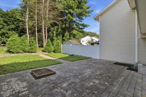 8 Green Meadow Drive Clifton Park NY 12065