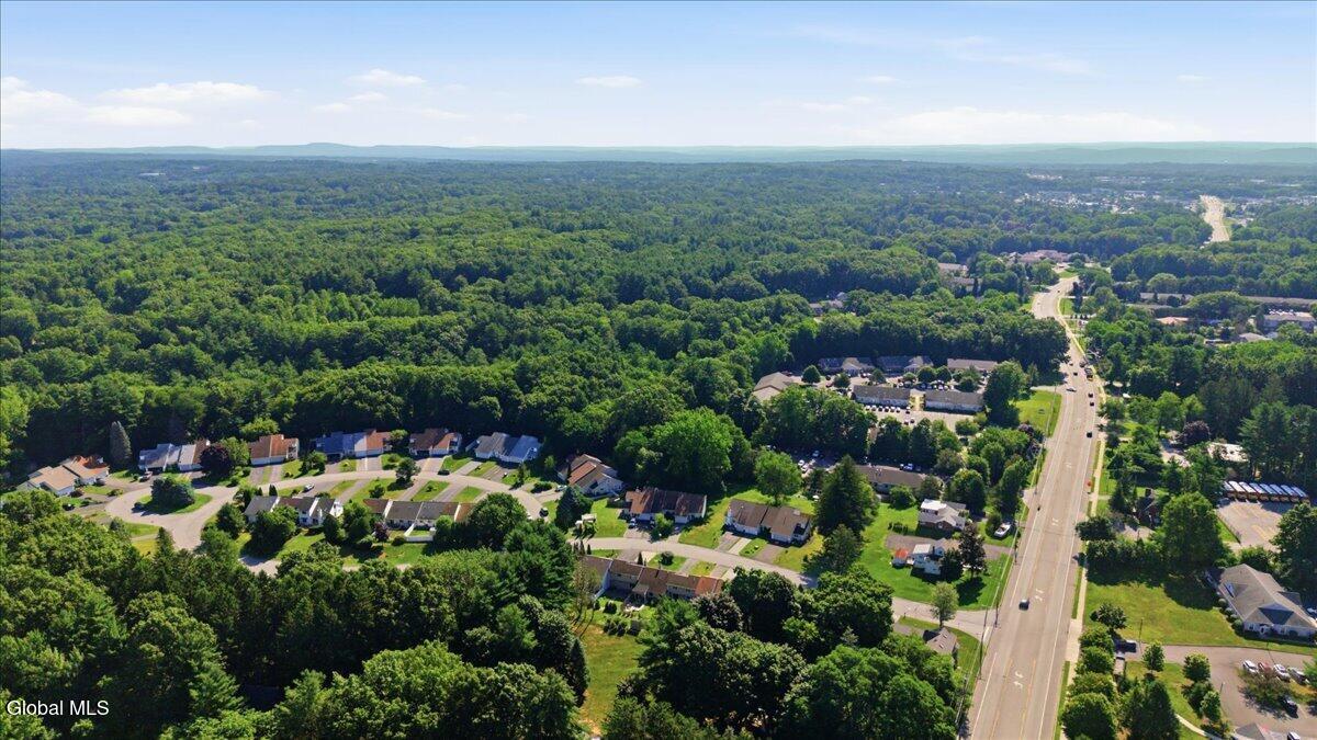 8 Green Meadow Drive Clifton Park NY 12065