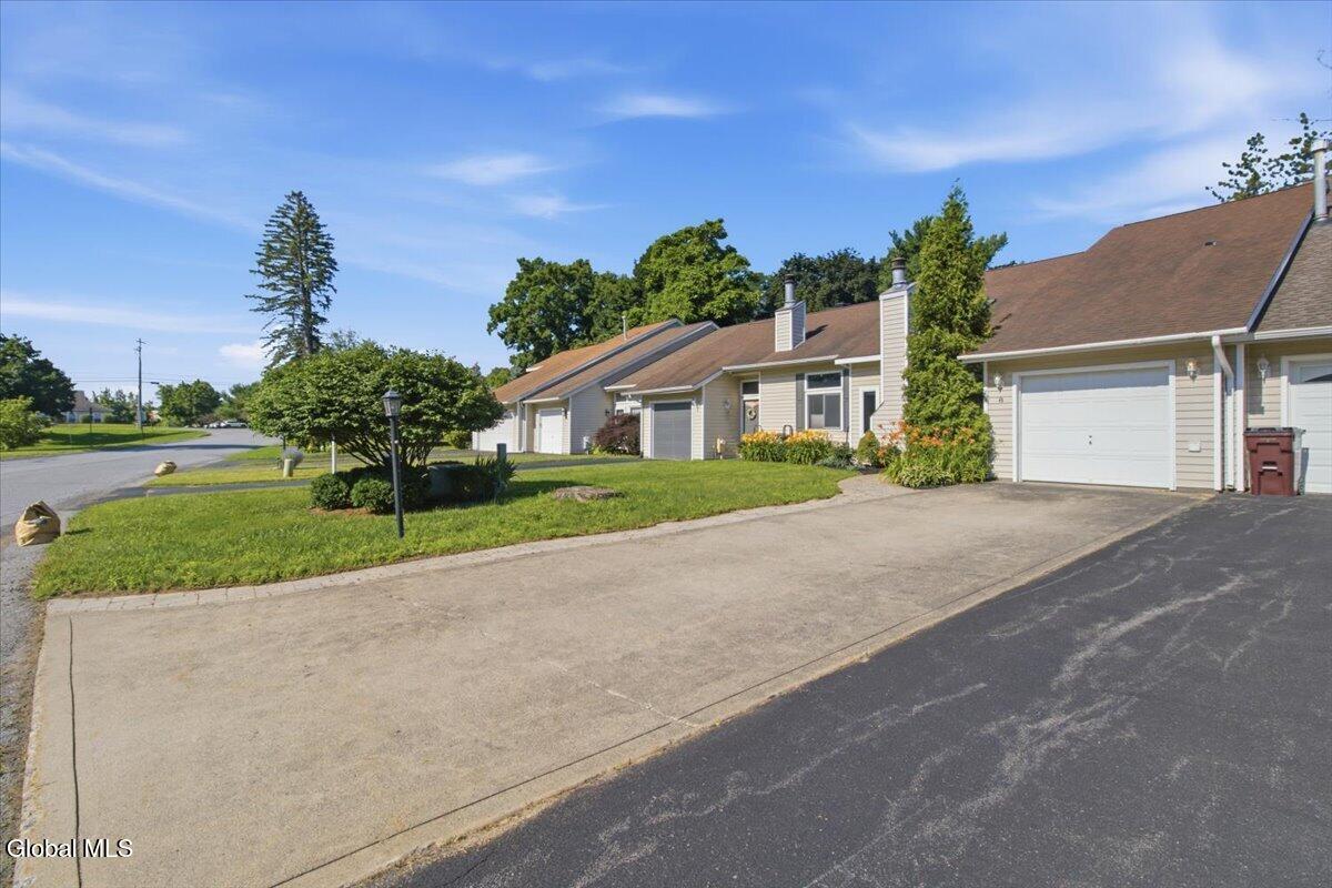 8 Green Meadow Drive Clifton Park NY 12065