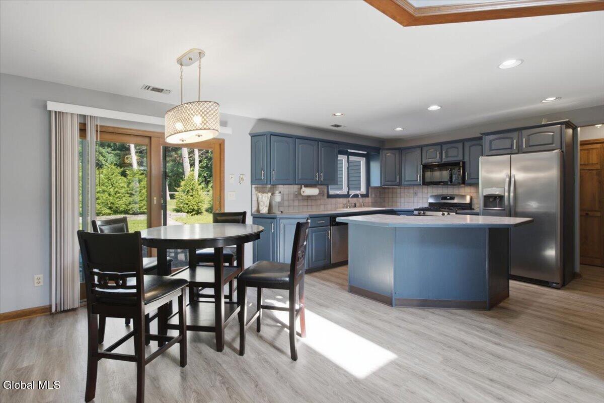 8 Green Meadow Drive Clifton Park NY 12065