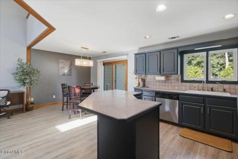 8 Green Meadow Drive Clifton Park NY 12065