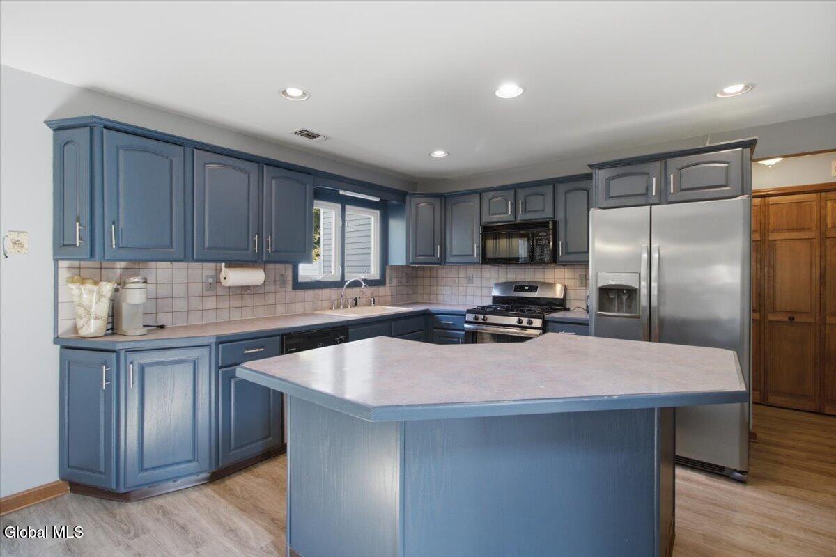 8 Green Meadow Drive Clifton Park NY 12065