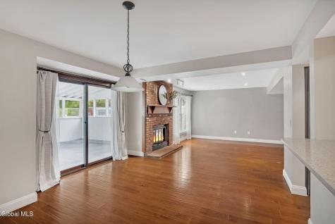 43 Grant Hill Court Clifton Park NY 12065
