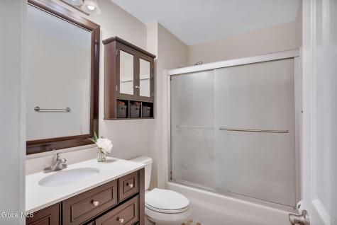 43 Grant Hill Court Clifton Park NY 12065