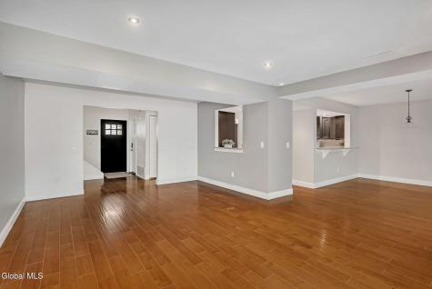 43 Grant Hill Court Clifton Park NY 12065